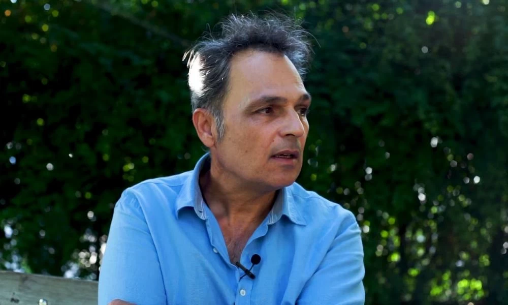 Σταμάτης Γαρδέλης: Ας κάνουμε όλοι το εμβόλιο να πάμε παρακάτω